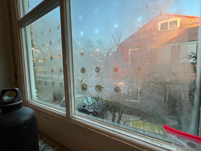 Afbeeldingslocatie: https://tweakers.net/i/a_LyPr_d6dYLPRxW27_67GJSp3w=/full-fit-in/4920x3264/filters:max_bytes(3145728):no_upscale():strip_icc():fill(white):strip_exif()/f/image/BfgghHRHfQaLli1S0TcJGl6a.jpg?f=user_large