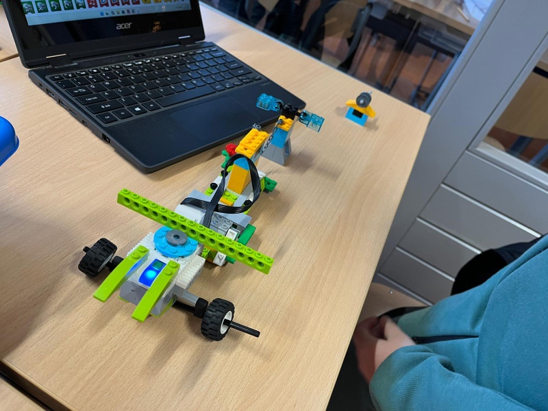 Afbeeldingslocatie: https://tweakers.net/i/agHxdHuCAfYFnjv2VtBgGln9dCI=/800x/filters:strip_icc():strip_exif()/f/image/ldQ3vjlUXAtPz4SWFcVvGBwv.jpg?f=fotoalbum_large