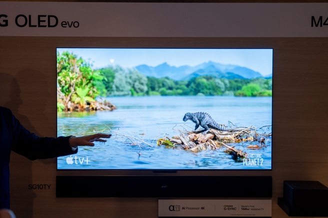 LG OLED M4