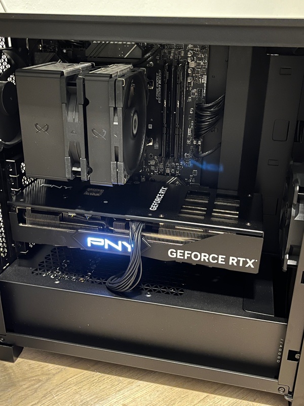 Afbeeldingslocatie: https://tweakers.net/i/akoWw4qvlS9mPlJiEkui6_M_w1o=/x800/filters:strip_icc():strip_exif()/f/image/KRAFQQc6rFvo9rpwABd6e4Tt.jpg?f=fotoalbum_large