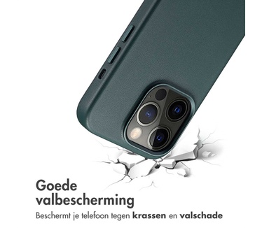Accezz MagSafe Leather Backcover iPhone 13 Pro - Donkergroen