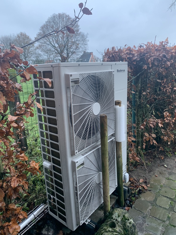 Afbeeldingslocatie: https://tweakers.net/i/askSE2KMpDY1339Q0rbf_VST7fY=/x800/filters:strip_icc():strip_exif()/f/image/giQyMvVcFxKLmsuz9y7n2eIx.jpg?f=fotoalbum_large