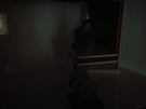 Slechte lichtomstandigheden Chris achter de desk
