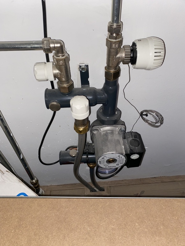 Afbeeldingslocatie: https://tweakers.net/i/auImxKNoTAm-dJ35ZTyEEEWNQ2c=/x800/filters:strip_icc():strip_exif()/f/image/SbG4iIf2wLxUhwVFrd0JFqbc.jpg?f=fotoalbum_large