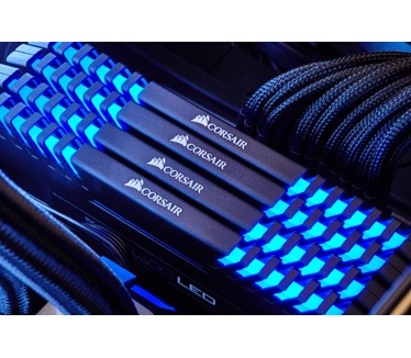 Corsair Vengeance LED CMU32GX4M4C3000C16B
