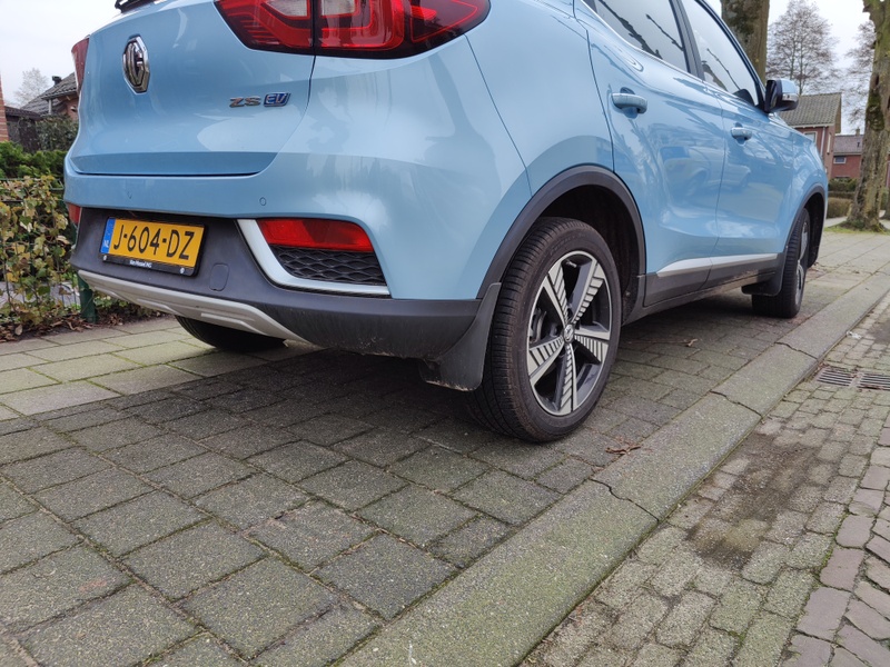 Afbeeldingslocatie: https://tweakers.net/i/axJutAq5911J4Lr6azJS3jN6rGo=/800x/filters:strip_icc():strip_exif()/f/image/jrt6NbYjGYJxglwoejZGtQCT.jpg?f=fotoalbum_large