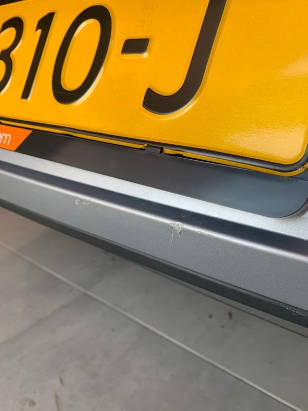 Afbeeldingslocatie: https://tweakers.net/i/azTy7z3nyYc5ztf7joxBu1muW6o=/x800/filters:strip_icc():strip_exif()/f/image/6hM8Vh6uyxupTfpRrQDrcnva.jpg?f=fotoalbum_large