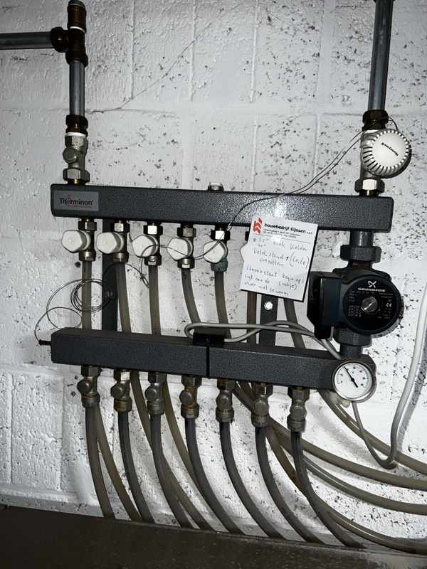 Afbeeldingslocatie: https://tweakers.net/i/b-JW1wrRNNBTRZFd5GzFxE_BANw=/x800/filters:strip_icc():strip_exif()/f/image/JT91VRdSRVM8e9AstZfYh4IM.jpg?f=fotoalbum_large