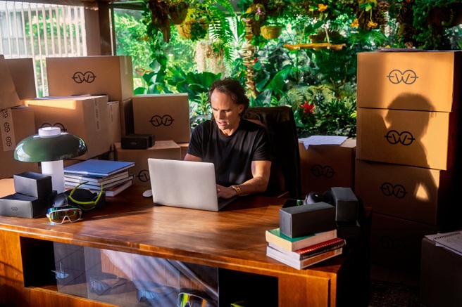 ondernemer (en acteur) Walton Goggins, Goggins Goggles, Goggle Glasses, hosting - GoDaddy