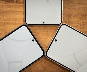 Samsung S24 FE Review - Side by side
