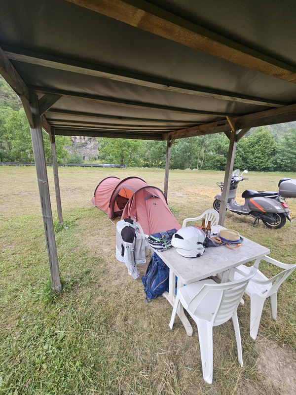 Afbeeldingslocatie: https://tweakers.net/i/b3m_jvbHN4krTFLFczVbd8QVNkU=/x800/filters:strip_icc():strip_exif()/f/image/KB8G4uF477jHRkfGr5vgA6I9.jpg?f=fotoalbum_large