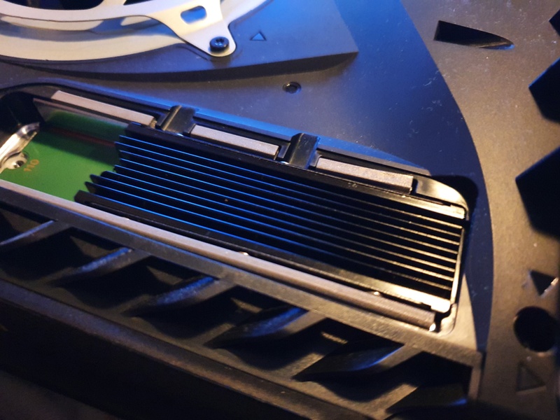 Afbeeldingslocatie: https://tweakers.net/i/bBo1gfCKculEVo3c-eVqunHR9kQ=/800x/filters:strip_icc():strip_exif()/f/image/msJnqgUX3zDBpyeuTm6P9KL3.jpg?f=fotoalbum_large