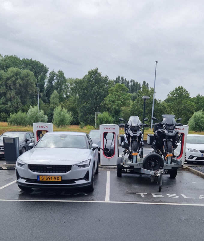 Afbeeldingslocatie: https://tweakers.net/i/bI9cmHzvlUbqu1RTwZLFI3mtOpg=/x800/filters:strip_icc():strip_exif()/f/image/FnLDZUnxgY6zVGqmxNcpZPCx.jpg?f=fotoalbum_large