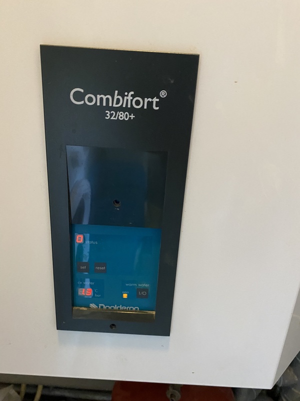 Afbeeldingslocatie: https://tweakers.net/i/bL5VpcEpkld_jcUSEEQcJhSTHDw=/x800/filters:strip_icc():strip_exif()/f/image/8cKGQPOuCVE2NTF4ReZTuCLo.jpg?f=fotoalbum_large