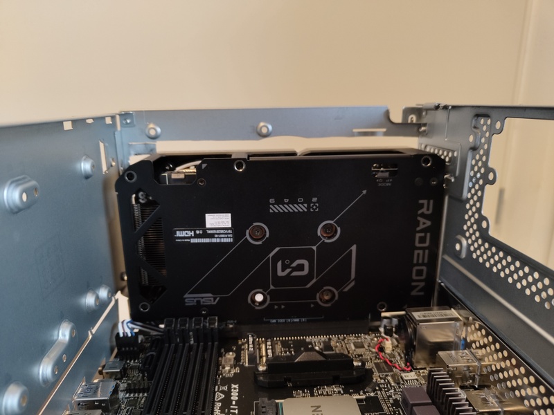 Afbeeldingslocatie: https://tweakers.net/i/bNAxDeiLAu86A0jp4CyyeIigEjE=/800x/filters:strip_icc():strip_exif()/f/image/fMfaW4piCPwYSVjkXEgoDo7E.jpg?f=fotoalbum_large