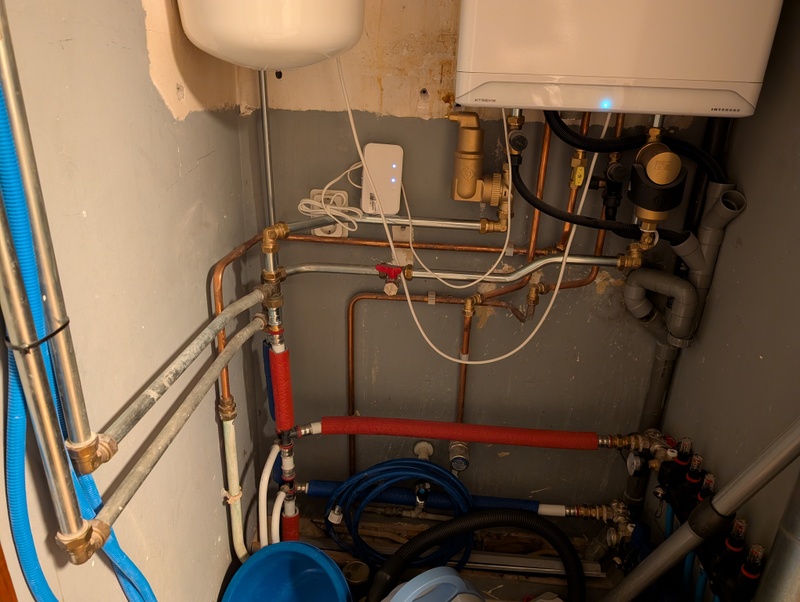 Afbeeldingslocatie: https://tweakers.net/i/bSLHAsMHuY5Uj7Rb7QG6eOB8n4M=/800x/filters:strip_icc():strip_exif()/f/image/HALQf3fYEG7CS60bFoV5Am5u.jpg?f=fotoalbum_large