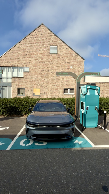 Afbeeldingslocatie: https://tweakers.net/i/bVgNoEvznU-K6Gbdd20wauxkdzI=/x800/filters:strip_icc():strip_exif()/f/image/WyrN1C0SZQDJz4bNPyBuXNeT.jpg?f=fotoalbum_large