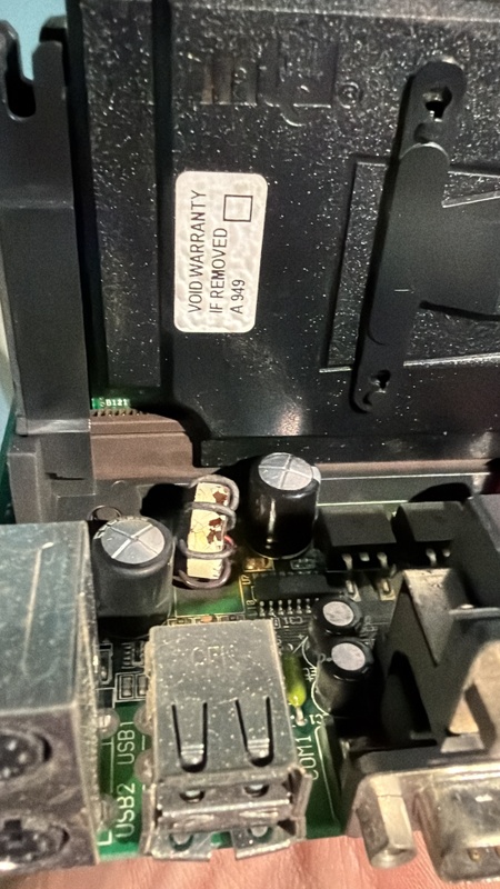 Afbeeldingslocatie: https://tweakers.net/i/bVkiL7tMSDkztkgs_PUfBTQeidU=/x800/filters:strip_icc():strip_exif()/f/image/csJMEO1LU0uYoRfL2kUrbRfV.jpg?f=fotoalbum_large