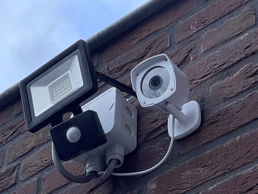 Afbeeldingslocatie: https://tweakers.net/i/bWdb4B6ZNWqlPCmLUR5bHGlbtdk=/full-fit-in/4920x3264/filters:max_bytes(3145728):no_upscale():strip_icc():fill(white):strip_exif()/f/image/DLEhBwVnByrZRc2kiOGYHIH0.jpg?f=user_large