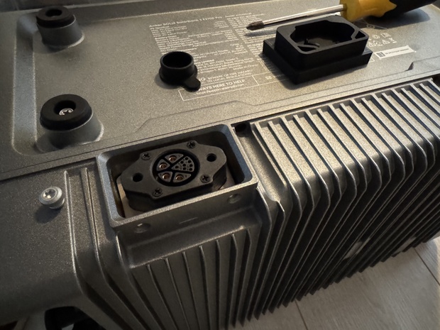 Afbeeldingslocatie: https://tweakers.net/i/bXpC-mOeBncw434QF9g0DFjczX4=/620x/filters:strip_icc():strip_exif()/m/162136/1VMAeK3nmr6QVDkyGQmw4ukgaUUJqHjpwZA9s2DNa1QIun2dWy.jpeg?f=620xauto