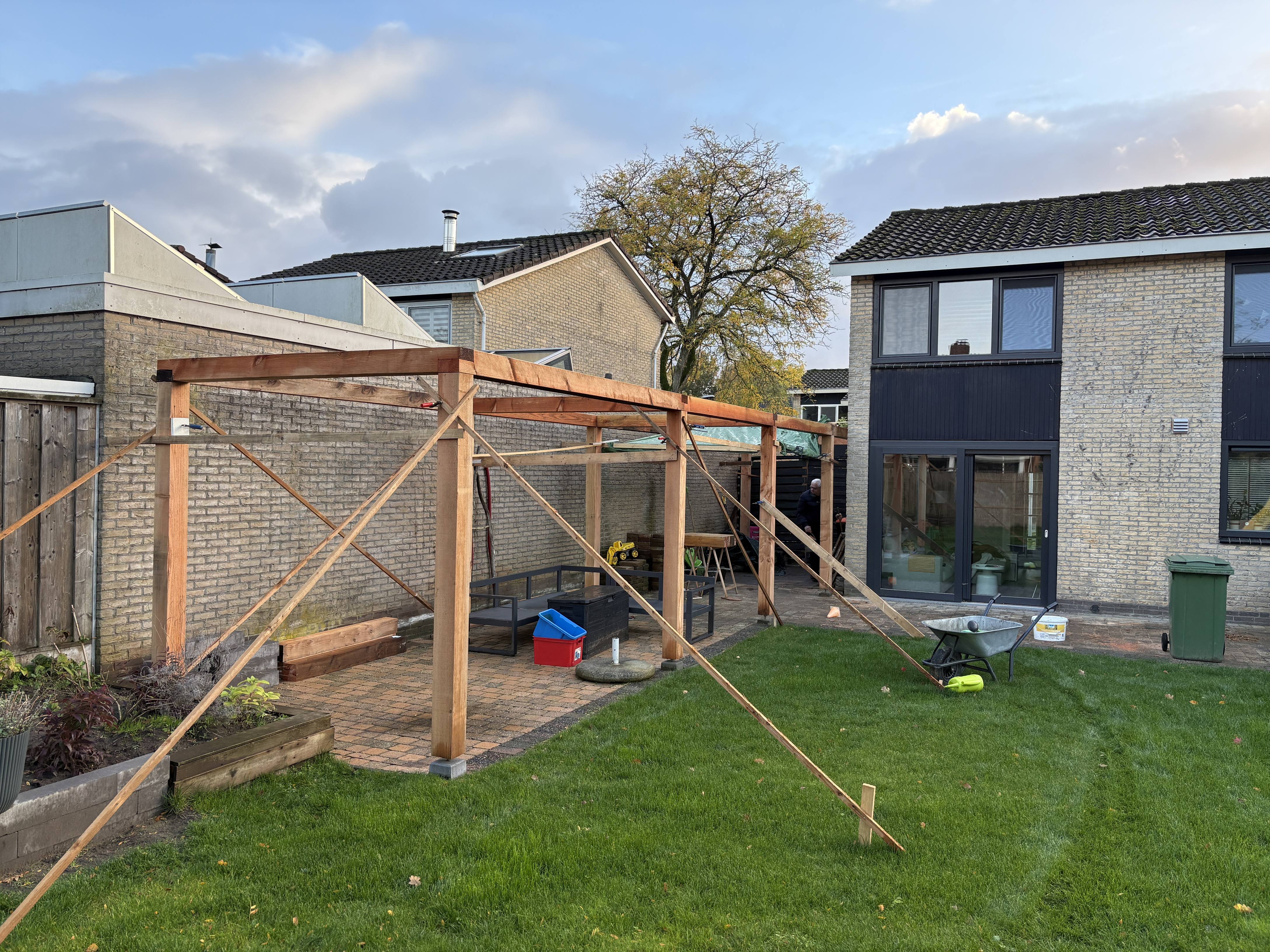 Afbeeldingslocatie: https://tweakers.net/i/b_82L7eCYYGRfWRLgf6luAqehzc=/fit-in/4920x3264/filters:max_bytes(3145728):no_upscale():strip_icc():strip_exif()/f/image/NipQVgwoBDOfqaNUwZ2mKvJg.jpg?f=user_large