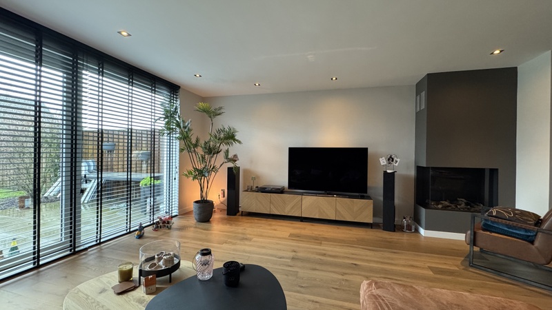 Afbeeldingslocatie: https://tweakers.net/i/b_9rvSAKh96iuWl5e607lHYc9wo=/800x/filters:strip_icc():strip_exif()/f/image/1PP179P5kNm8mUauPQSsWkYE.jpg?f=fotoalbum_large