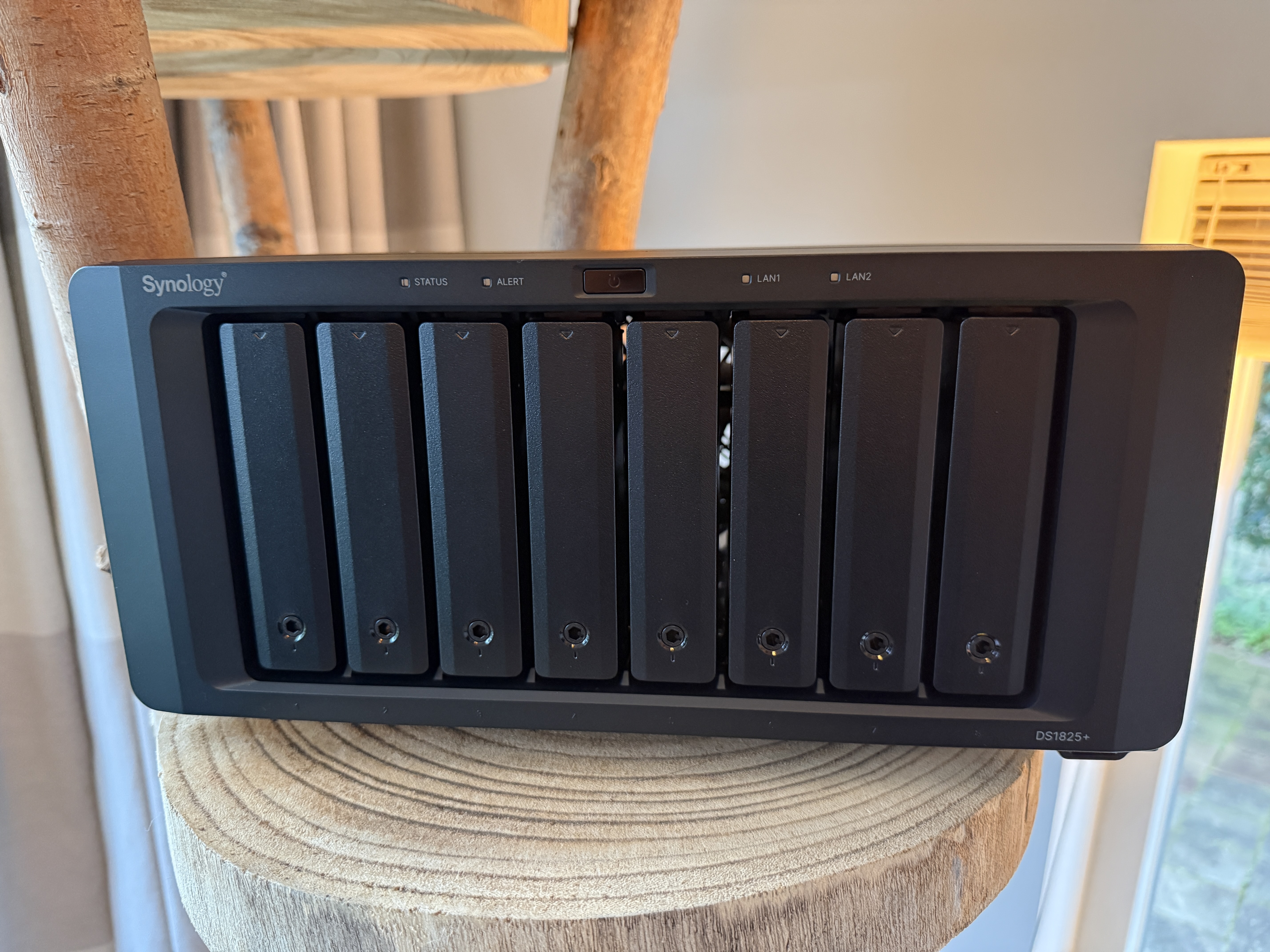 Afbeeldingslocatie: https://tweakers.net/i/bcgiqJeuigM9Dfl8l62kBY7d9I4=/m/383141/1VDfva4aXwdH1SHC93k140tryEpJjDC2yVxcO6yJc53qJmPE3I.jpeg