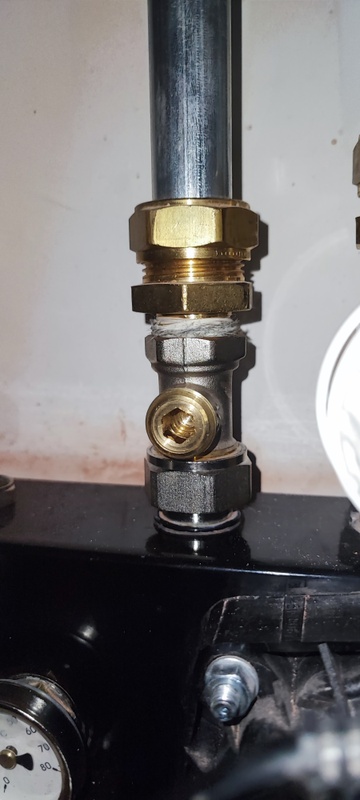 Afbeeldingslocatie: https://tweakers.net/i/bgvPk5A5_E391BI9vA6GiIcMbAw=/x800/filters:strip_icc():strip_exif()/f/image/PL6JJsipG71SuoaylulBJUKd.jpg?f=fotoalbum_large