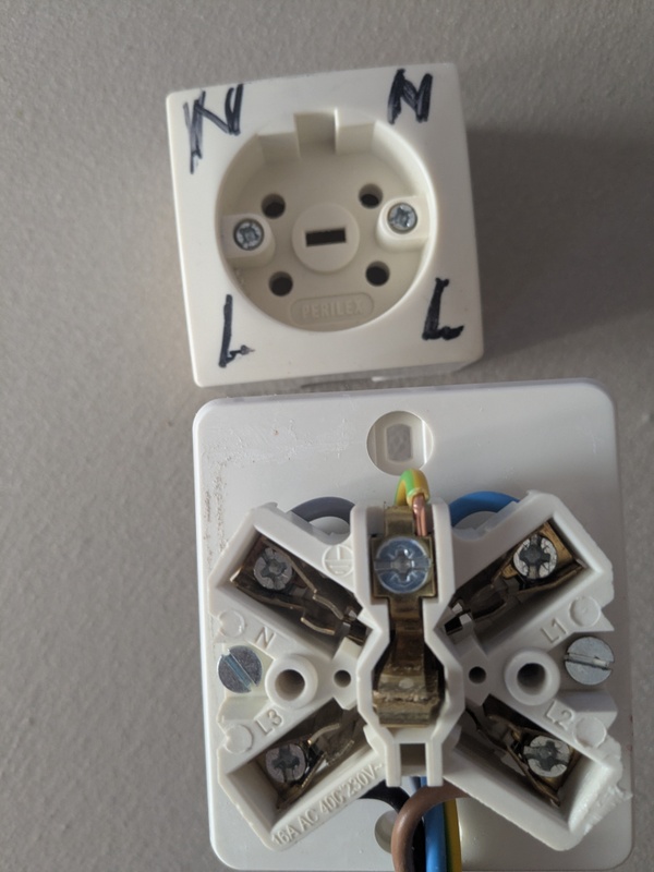 Afbeeldingslocatie: https://tweakers.net/i/bhKZ45WXu5oN5-ni87V4uA39Ju4=/x800/filters:strip_icc():strip_exif()/f/image/wJ59DHjLFjwuCXidE3fl56qs.jpg?f=fotoalbum_large