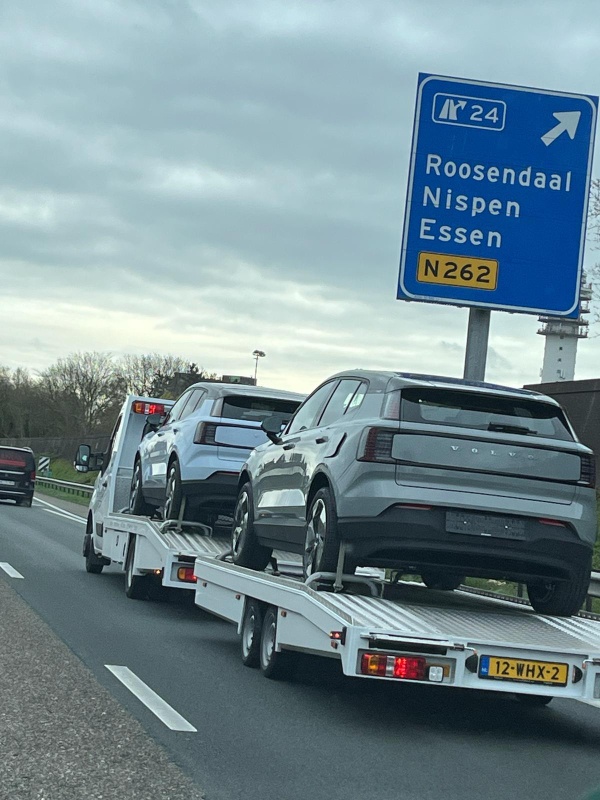 Afbeeldingslocatie: https://tweakers.net/i/bhVanFbVRqt5cz9e1YROiKEVbbg=/x800/filters:strip_icc():strip_exif()/f/image/o2HaxAXm8PK1gxRURqw1vXAU.jpg?f=fotoalbum_large