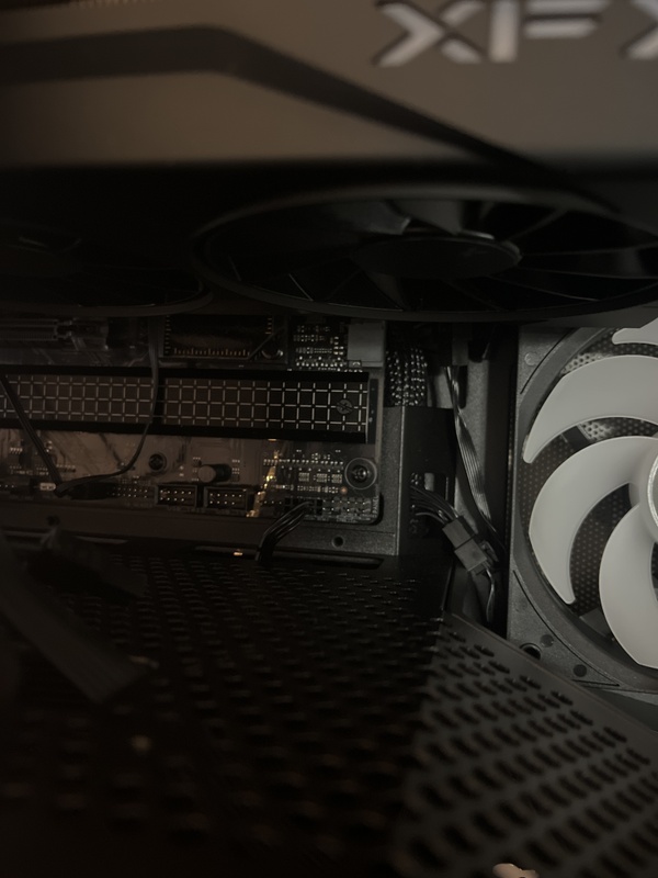 Afbeeldingslocatie: https://tweakers.net/i/bkw0cEVlNW0dzuopR58G4Ba9AA0=/x800/filters:strip_icc():strip_exif()/f/image/5OFZVzHIXcepCw3mNVZeLhDp.jpg?f=fotoalbum_large