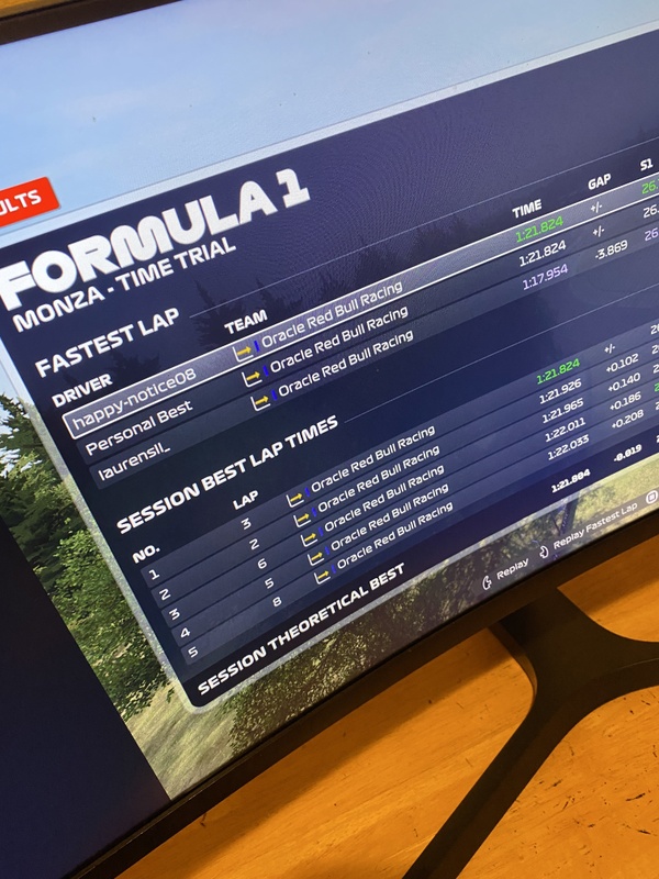 Afbeeldingslocatie: https://tweakers.net/i/boiyMY39s1_FywTkYU0YP29pO0k=/x800/filters:strip_icc():strip_exif()/f/image/snCGXCHxKP4LS0i5YSz9om2t.jpg?f=fotoalbum_large