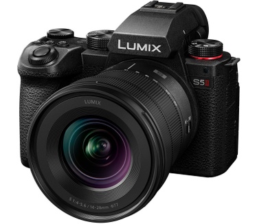 Panasonic Lumix S DC-S5M2 + Lumix S 20-60mm F/3.5-5.6 + 50mm F/1.8 Zwart