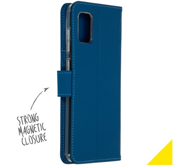 Accezz Wallet Softcase Booktype (Galaxy A31) Blauw