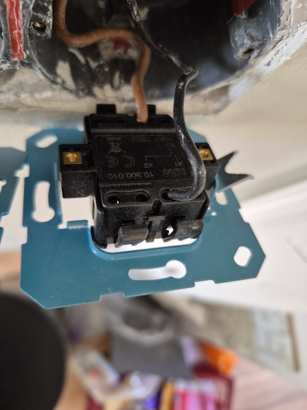 Afbeeldingslocatie: https://tweakers.net/i/cFX76UgEl__YU9AJXEBqcg6_eR4=/x800/filters:strip_icc():strip_exif()/f/image/31RTJRRIwNRlGaYwVqwA7Rfv.jpg?f=fotoalbum_large