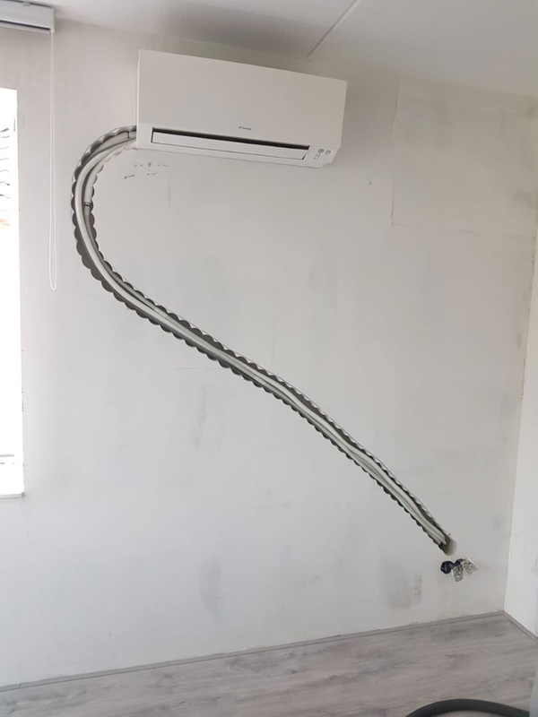 Afbeeldingslocatie: https://tweakers.net/i/cIP2wbbcRLd7d6LRWAZ52_2EjVY=/x800/filters:strip_icc():strip_exif()/f/image/07lGeRgtHHF9KugFk3SQnMBj.jpg?f=fotoalbum_large