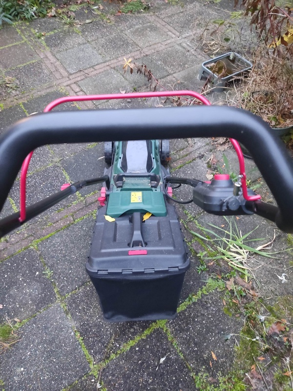 Afbeeldingslocatie: https://tweakers.net/i/cQW-aOlrl3ChXwYb10B8B_Gl2ks=/x800/filters:strip_icc():strip_exif()/f/image/EgjQiKjahmBSksHJhx78IpSP.jpg?f=fotoalbum_large