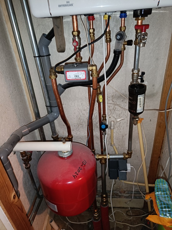 Afbeeldingslocatie: https://tweakers.net/i/caSQvuL9NTVeFXSk_XC8DLBvZ1s=/x800/filters:strip_icc():strip_exif()/f/image/szThwykOTnOlSoYVTLWGeNs8.jpg?f=fotoalbum_large