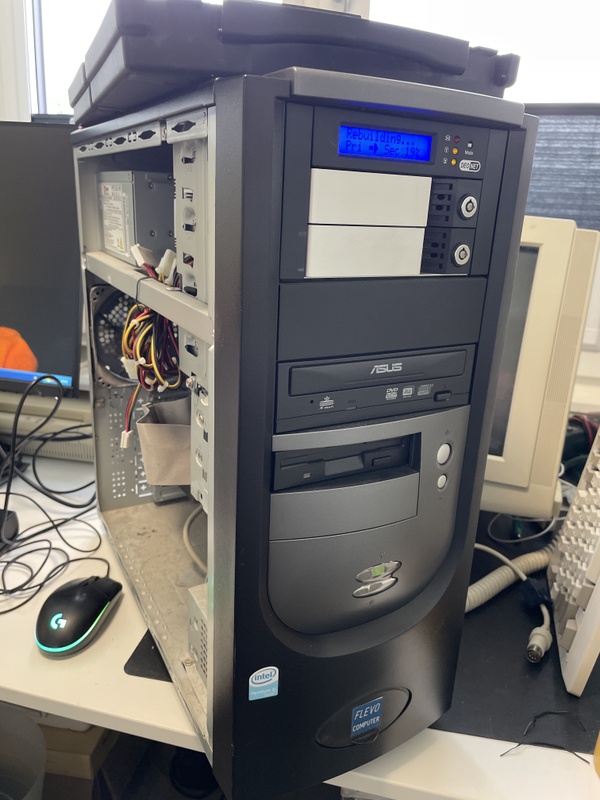 Afbeeldingslocatie: https://tweakers.net/i/ccv0VLhzwsc-AASe_UW0rpsiGrg=/x800/filters:strip_icc():strip_exif()/f/image/cTbyVmVx4Irui1XAFof4mlHB.jpg?f=fotoalbum_large