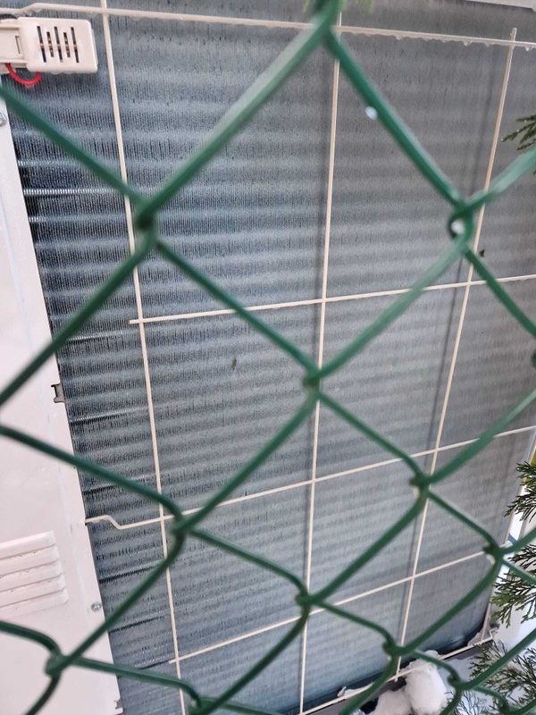 Afbeeldingslocatie: https://tweakers.net/i/ceUin329uI4ptQfrQWUZkoNBWw0=/x800/filters:strip_icc():strip_exif()/f/image/ZK3fcIRh2ORGrQlYOo9l42TV.jpg?f=fotoalbum_large