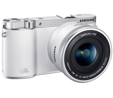 Samsung NX3000 + 16-50mm F3.5-5.6 Power Zoom Wit