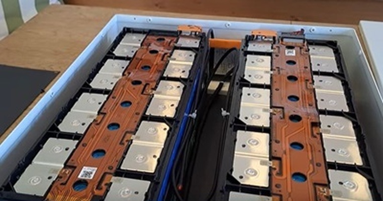 Afbeeldingslocatie: https://tweakers.net/i/cmkUEphgfOb7CRymLhIlnNDdp7g=/full-fit-in/4920x3264/filters:max_bytes(3145728):no_upscale():strip_icc():fill(white):strip_exif()/f/image/jadeKTZYmzE0oUFphVQ5hVzF.jpg?f=user_large