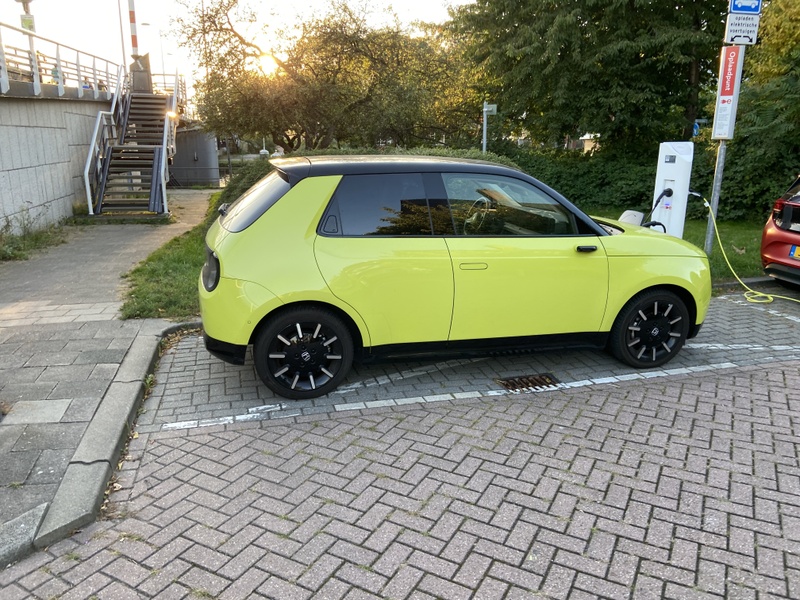 Afbeeldingslocatie: https://tweakers.net/i/cpdmgHkDUNltR8K2TAgPsSzyzBE=/800x/filters:strip_icc():strip_exif()/f/image/8doytDT2JlmmlRDZlmXOasJS.jpg?f=fotoalbum_large