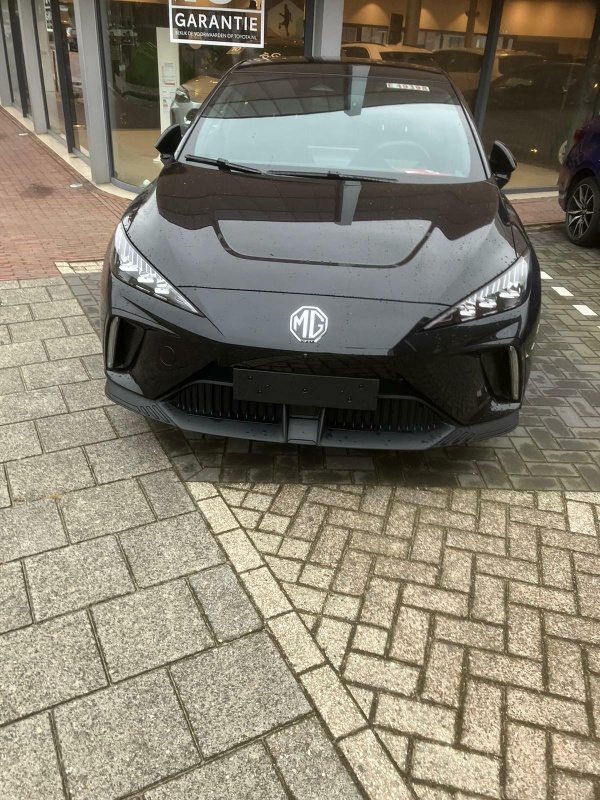 Afbeeldingslocatie: https://tweakers.net/i/cvsZlz2r5NEewUXpzJvCITTFeZs=/x800/filters:strip_icc():strip_exif()/f/image/1uvXNPW3UZATob9LtQNDksqy.jpg?f=fotoalbum_large