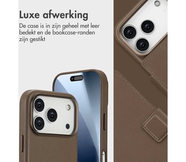 Accezz Leather Bookcase 2-in-1 met MagSafe