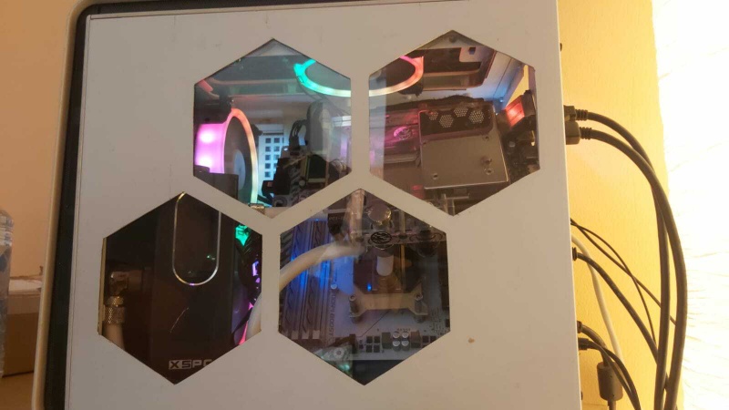 Afbeeldingslocatie: https://tweakers.net/i/d32-uVnbUvYwDJY5h2dhCxTmBRg=/800x/filters:strip_icc():strip_exif()/f/image/FMqybXy4xTStTDuhfgLwLGQ6.jpg?f=fotoalbum_large