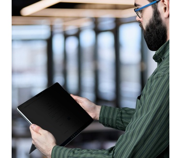 Startech.com 4-Way 13-inch Surface Pro 8/9/X Laptop Privacy Filter, Portrait/Landscape Modes, Touch-Enabled, Anti-Glans Security Filter, +/- 30 Graden Kijkhoek, 51% Blauw Licht Vermindering