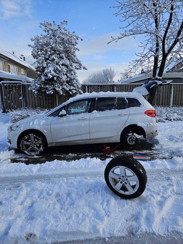 Afbeeldingslocatie: https://tweakers.net/i/dAhmMUXeSQRQIfR1D88oKlZbzrQ=/x800/filters:strip_icc():strip_exif()/f/image/V1dwj7ZpH33uBDCL3Tys5VXu.jpg?f=fotoalbum_large