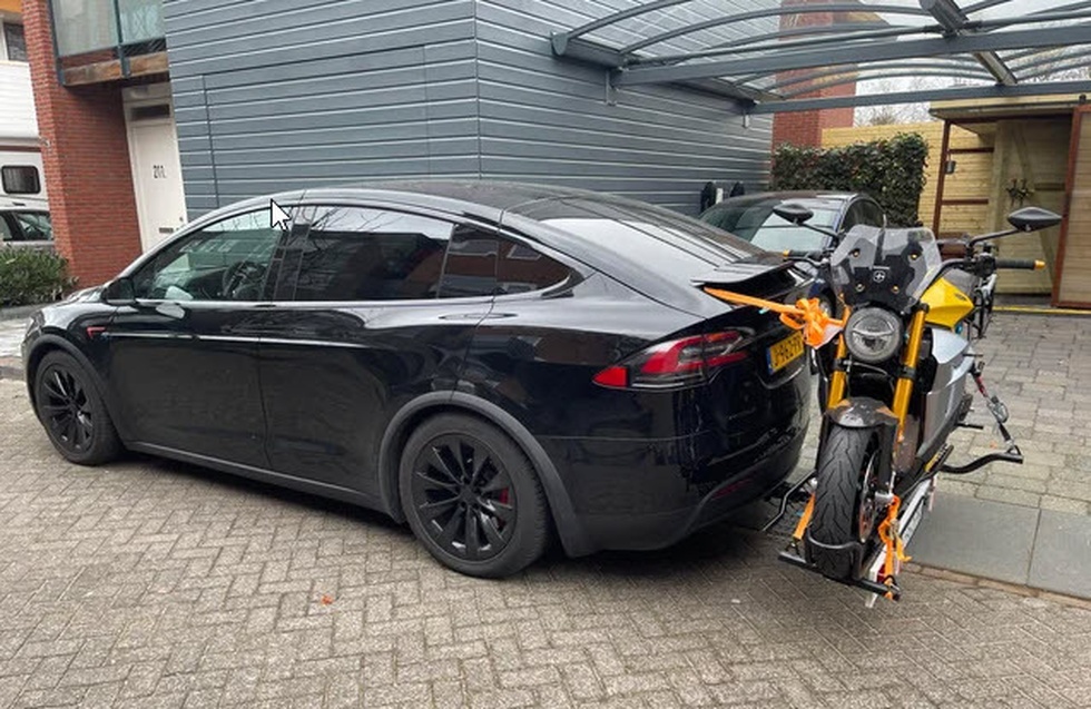 Afbeeldingslocatie: https://tweakers.net/i/dCza3BLu8J5l7sIXMjXzCZUFSP8=/full-fit-in/4920x3264/filters:max_bytes(3145728):no_upscale():strip_icc():fill(white):strip_exif()/f/image/7oXQdlnodrIp1x3EHQWjn0g3.jpg?f=user_large