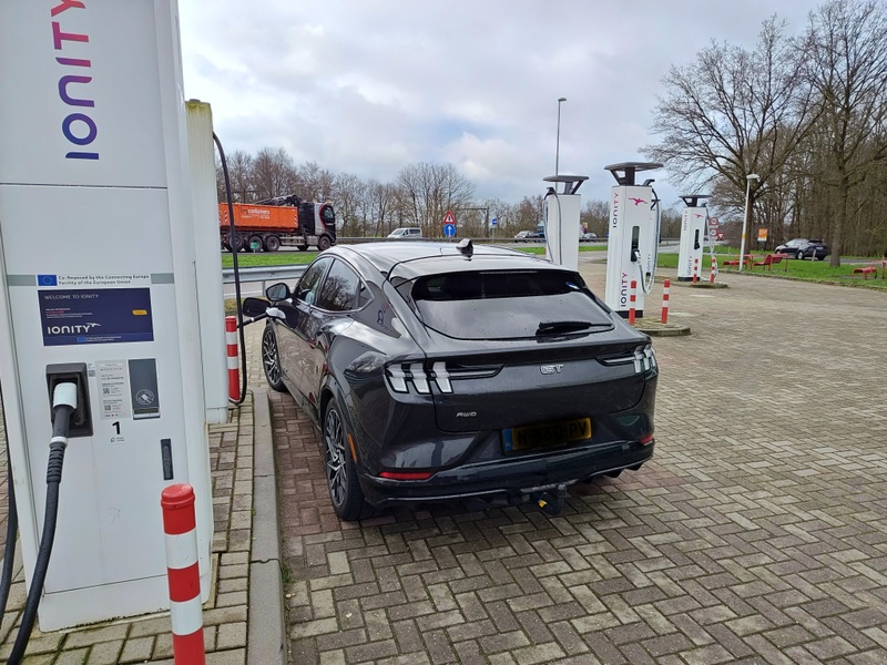 Afbeeldingslocatie: https://tweakers.net/i/dDF9TuV_54TqPrbhAtxkbraVSfQ=/800x/filters:strip_icc():strip_exif()/f/image/oVvpAiO7Xx9rf2FhLTbaI0CT.jpg?f=fotoalbum_large
